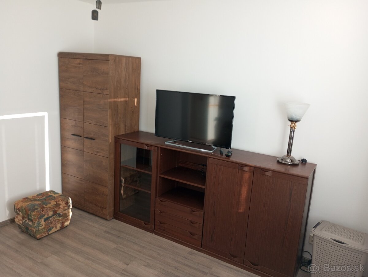 Prenájom 1 izbový byt - 6