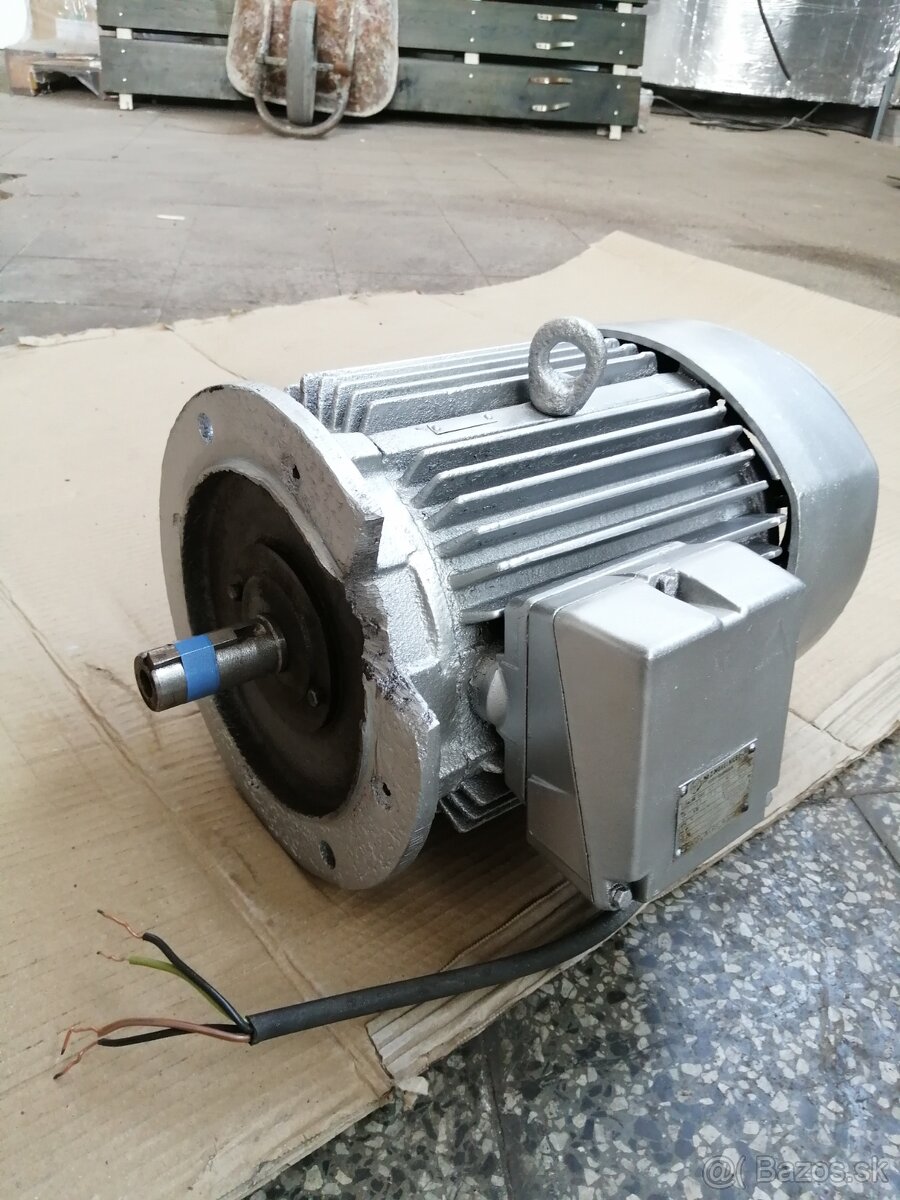 Elektromotor MEZ Mohelnice 3kW, 940 ot /min, 400V - 6