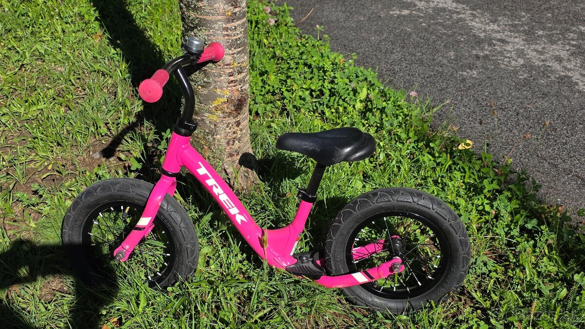 Predám odrážadlo TREK Kickster 12 - 6