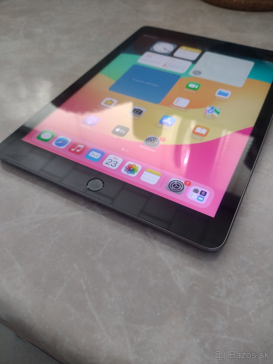 9.7" tablet iPad 6.generacie 2018 Space Gray - 6