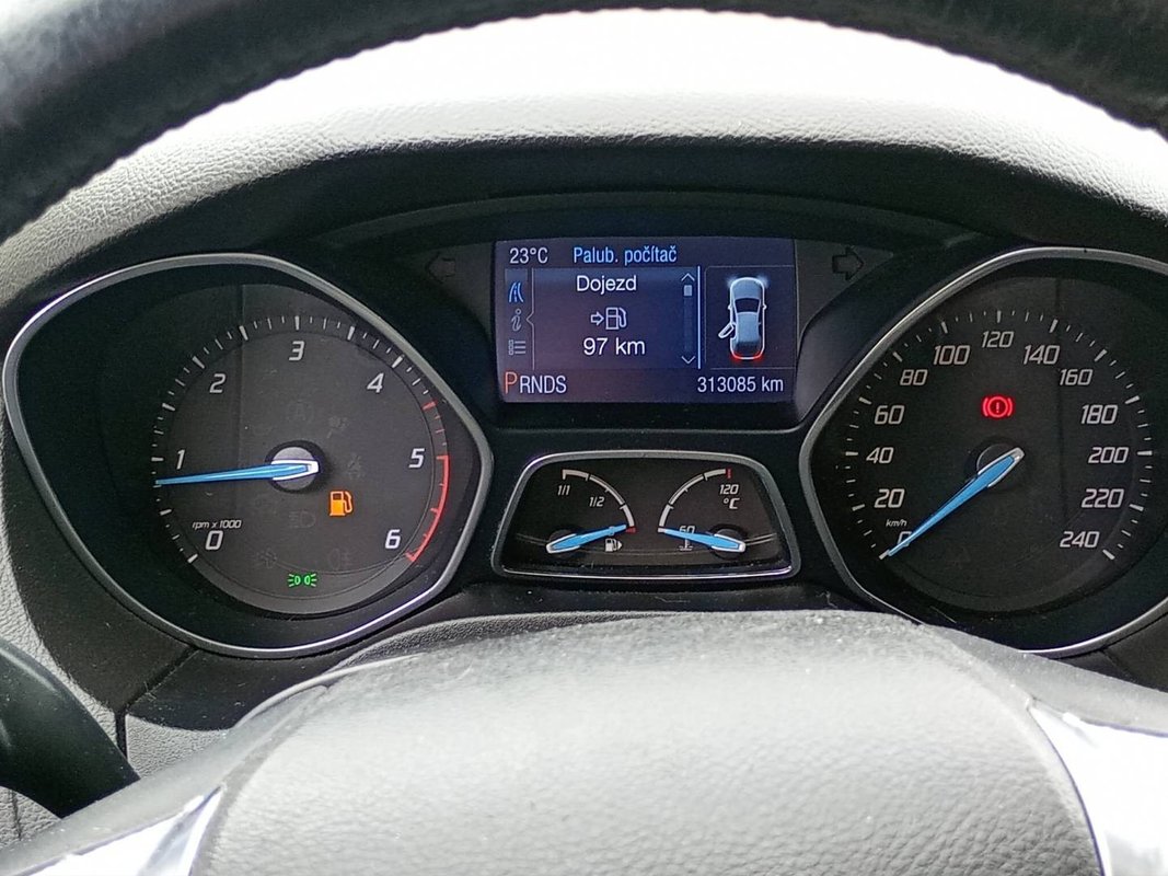 Ford Focus Kombi 2.0 TDCI Titanium A/T - 6