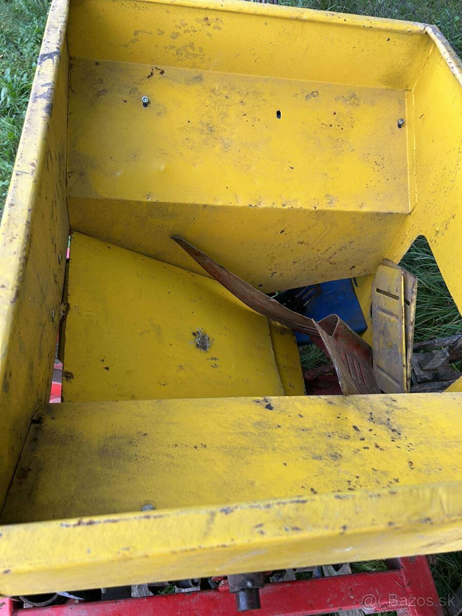 Predám český sadzač zemiakov Agrozet - 6