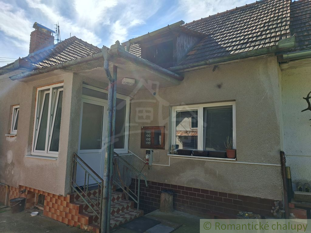 Dva rodinné domy za cenu jedného v obci Zlatno - 6