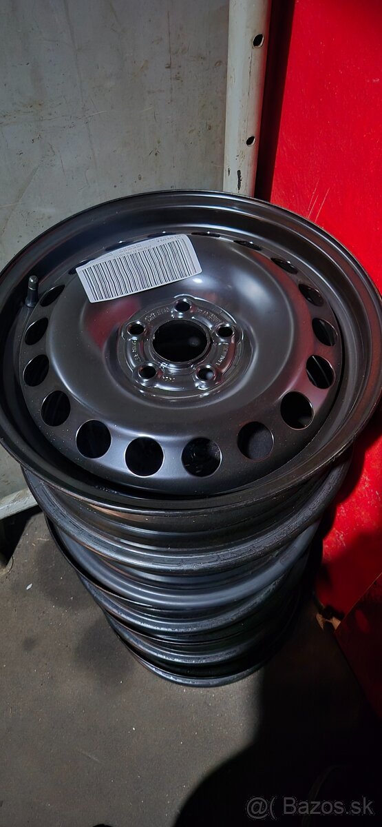 Predám plechové disky 6JX15 ET35 na škoda scala... - 6