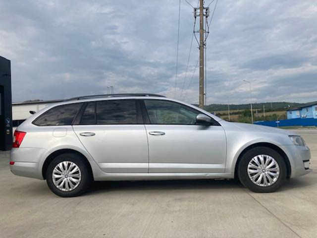 Škoda Octavia combi 1.6 TDI, 2016, 81kW, NAVI - 6