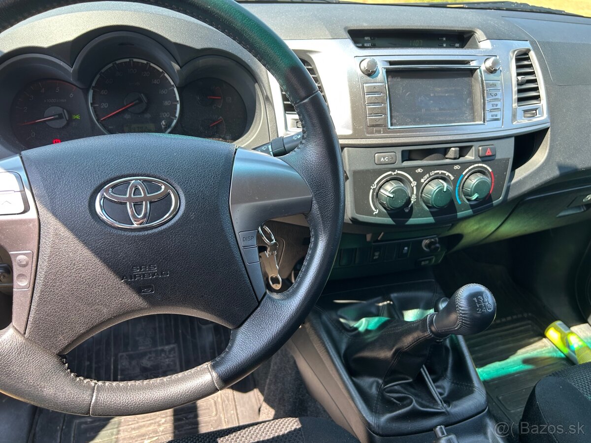 Toyota Hilux 2,5 - 6