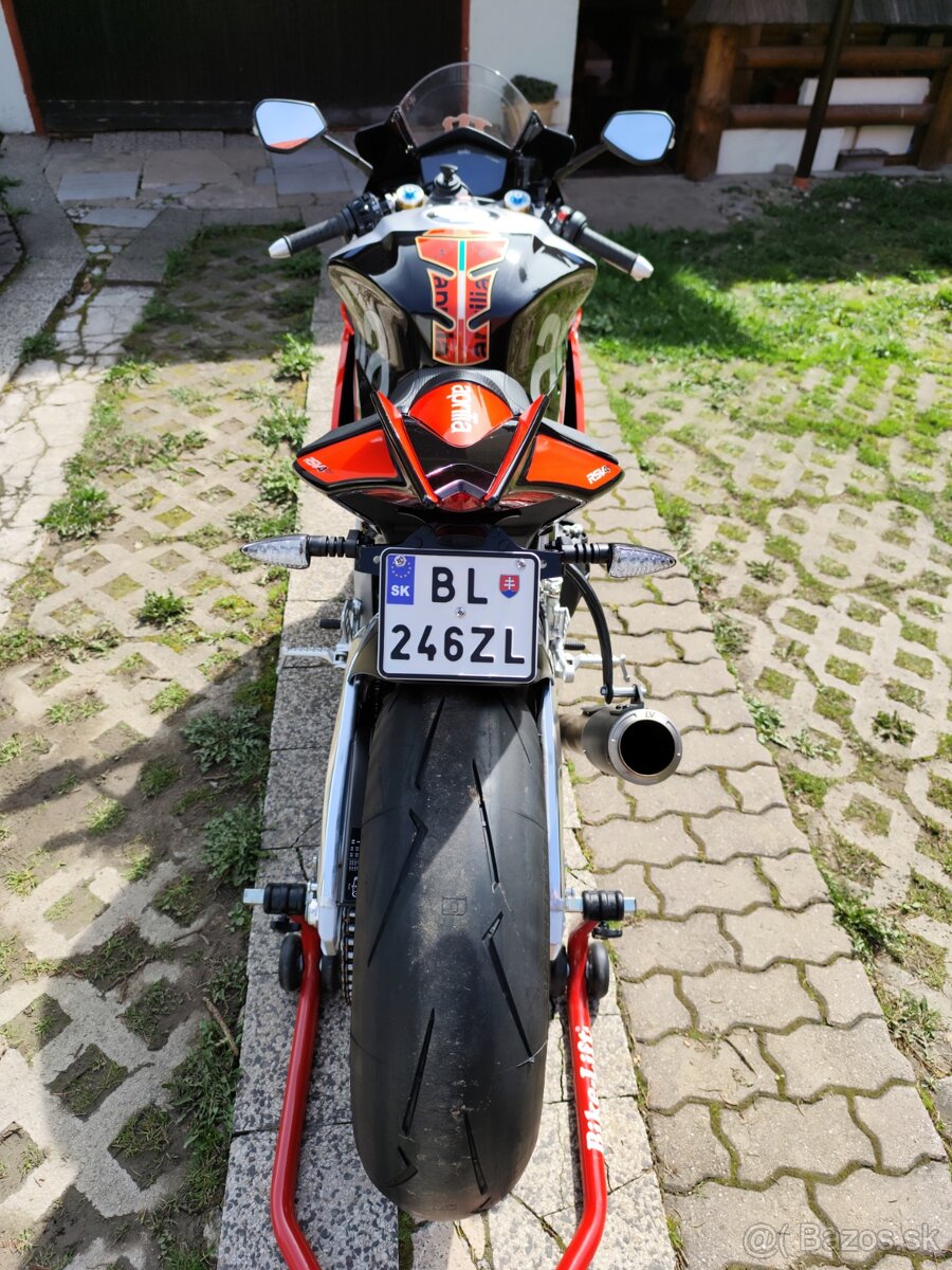 Aprilia RSV4 Factory - 6