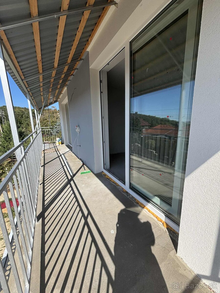 Predáme nový byt 2+2 s 2x parkovanie a úžasným výhľadom NR - 6