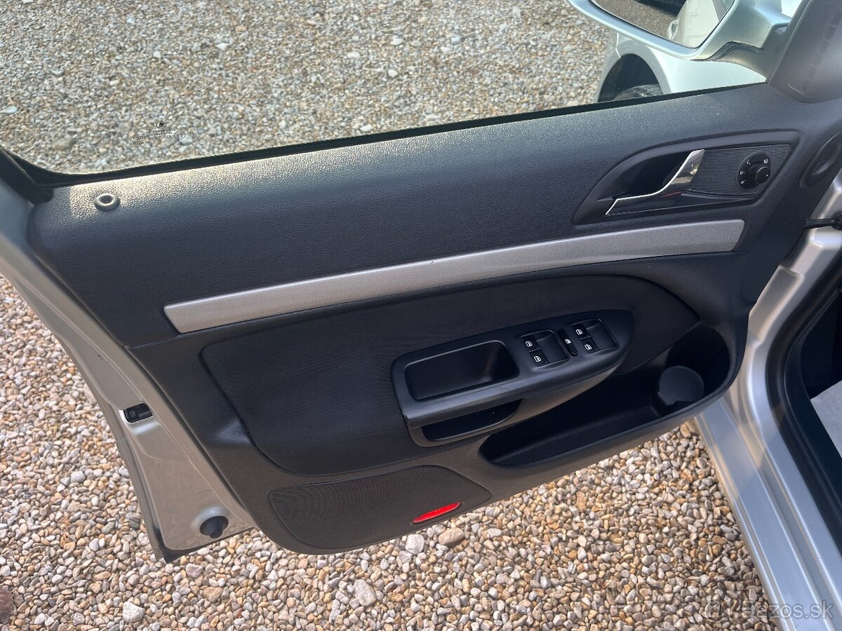 Škoda Octavia Combi 1.6 TDI CR DPF Elegance ICE+ - 6