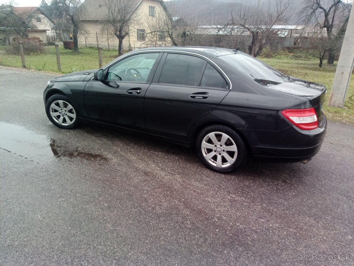 Predám Mercedes C 180 benzín w204 - 6