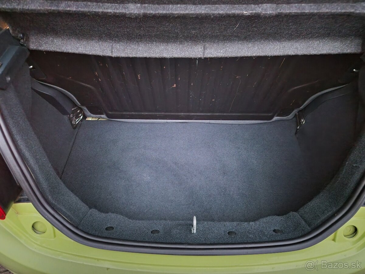 Ford Ka 1.2i Duratec 70k M5 Ambiente (benzín) - 6