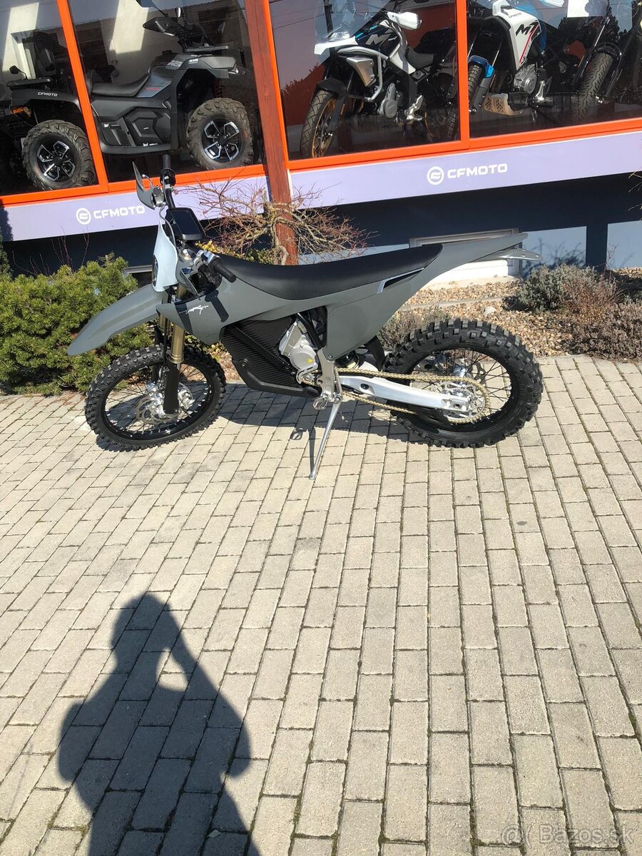 STARK VARG SM (Supermoto) - "Alpha 80HP" 12999 - 6