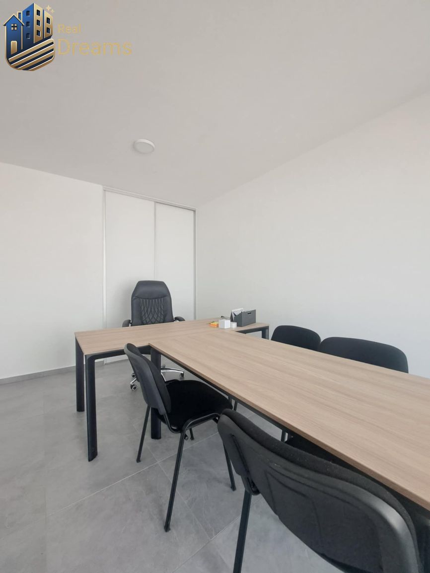 SKOLAUDOVANÉ Posledné voľné obchodné priestory na predaj v - 6