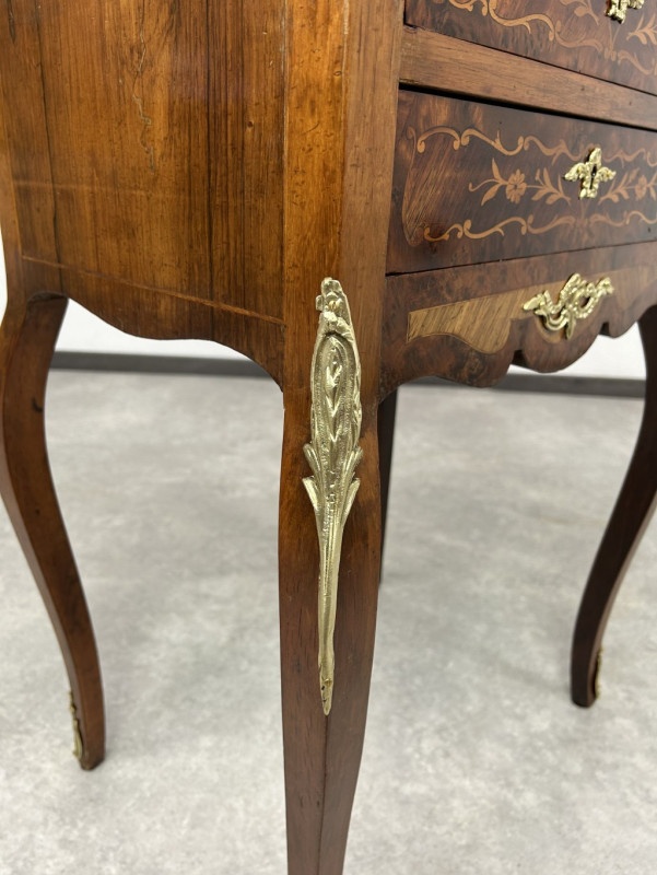 Starožitný bohato intarzovaný stolík v rokokovom štýle - 6