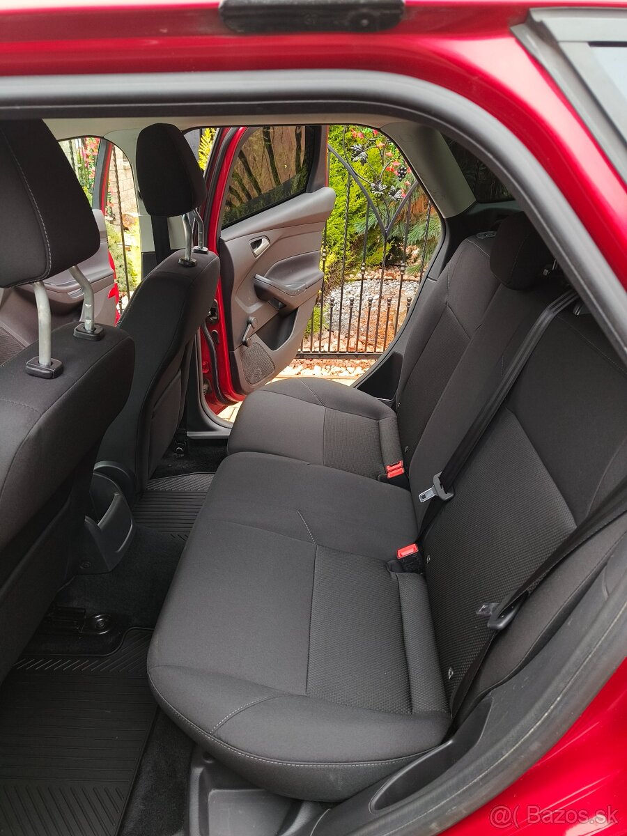 Ford Focus kombi 1.6 - 6