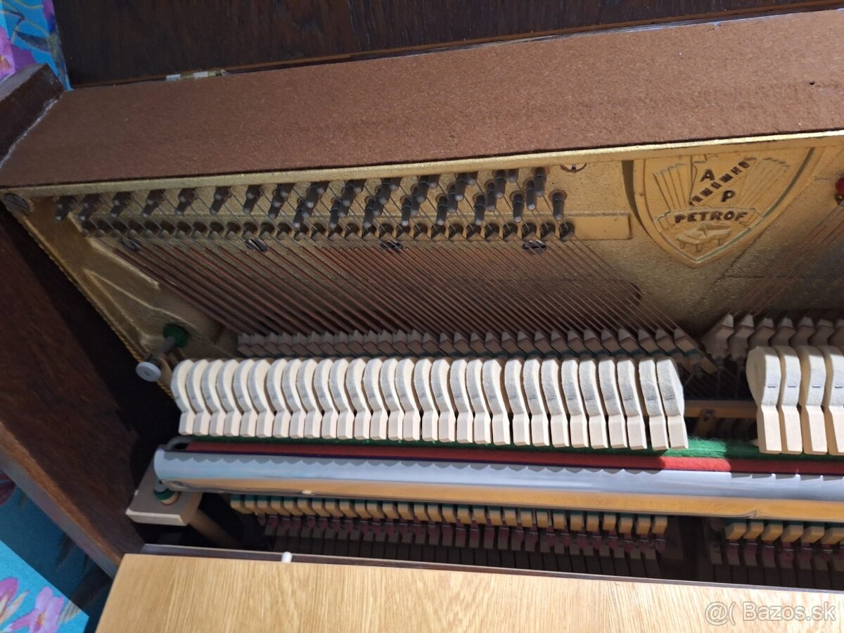 klavír Petrof - 6
