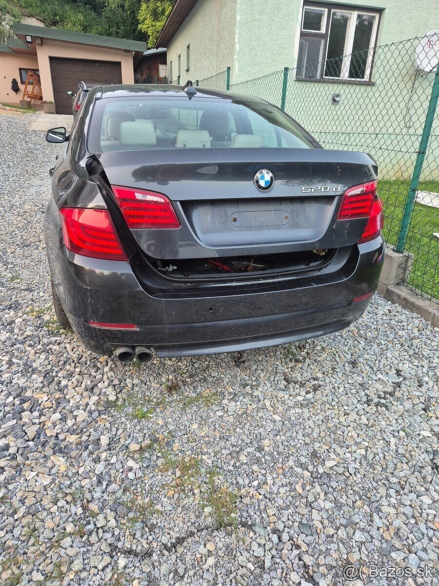 Predám zadný kufor pre BMW F10 sedan - 6