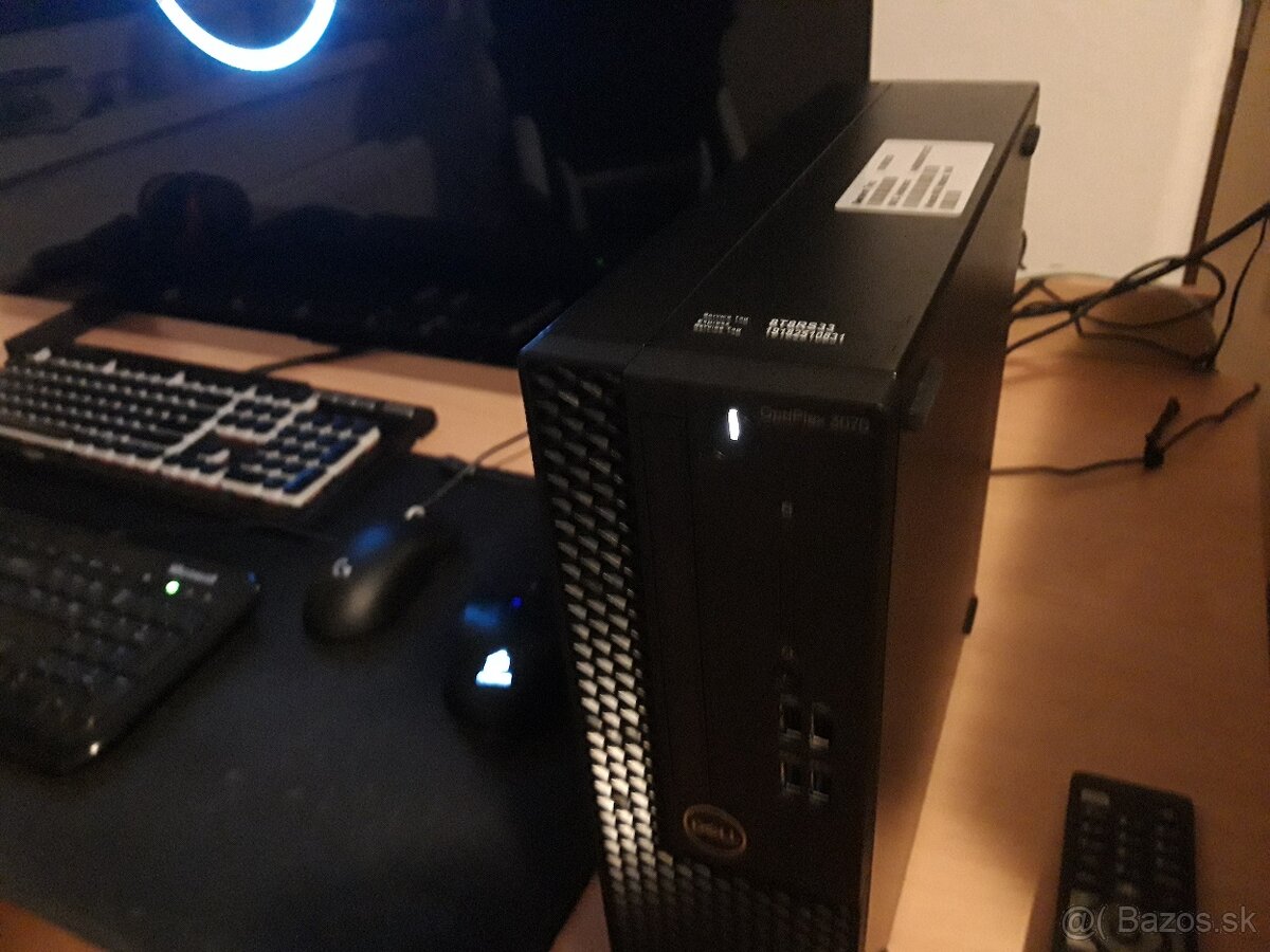 Dell OptiPlex 3070 SFF + 22" Lenovo ThinkVision IPS monitor - 6