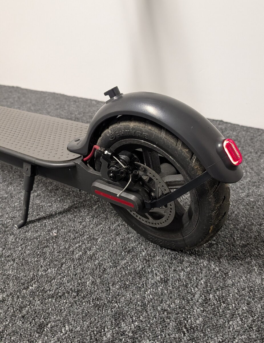 Xiaomi M365 elektrická kolobežka - 6