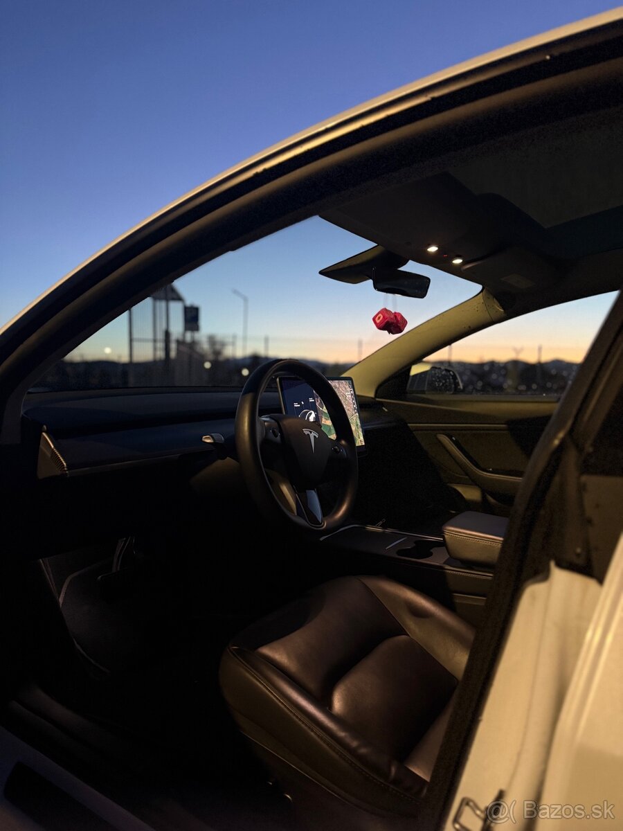 Tesla Model 3 Long Range AWD (2021) Najazdené: 93 000 km - 6