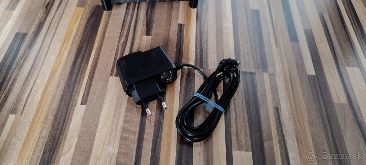 Router ASUS RT-N12+ - 6