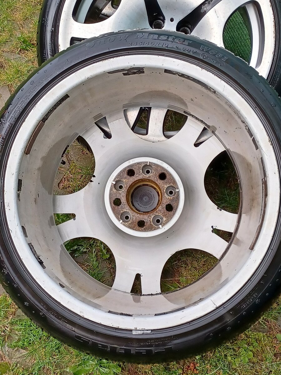 Zimná originál BMW sada 245/40 R19 - 6
