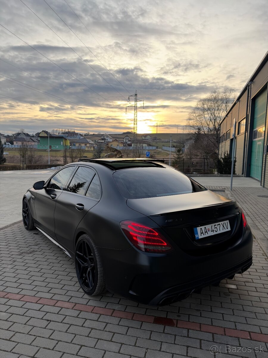 Mercedes AMG C63s - 6