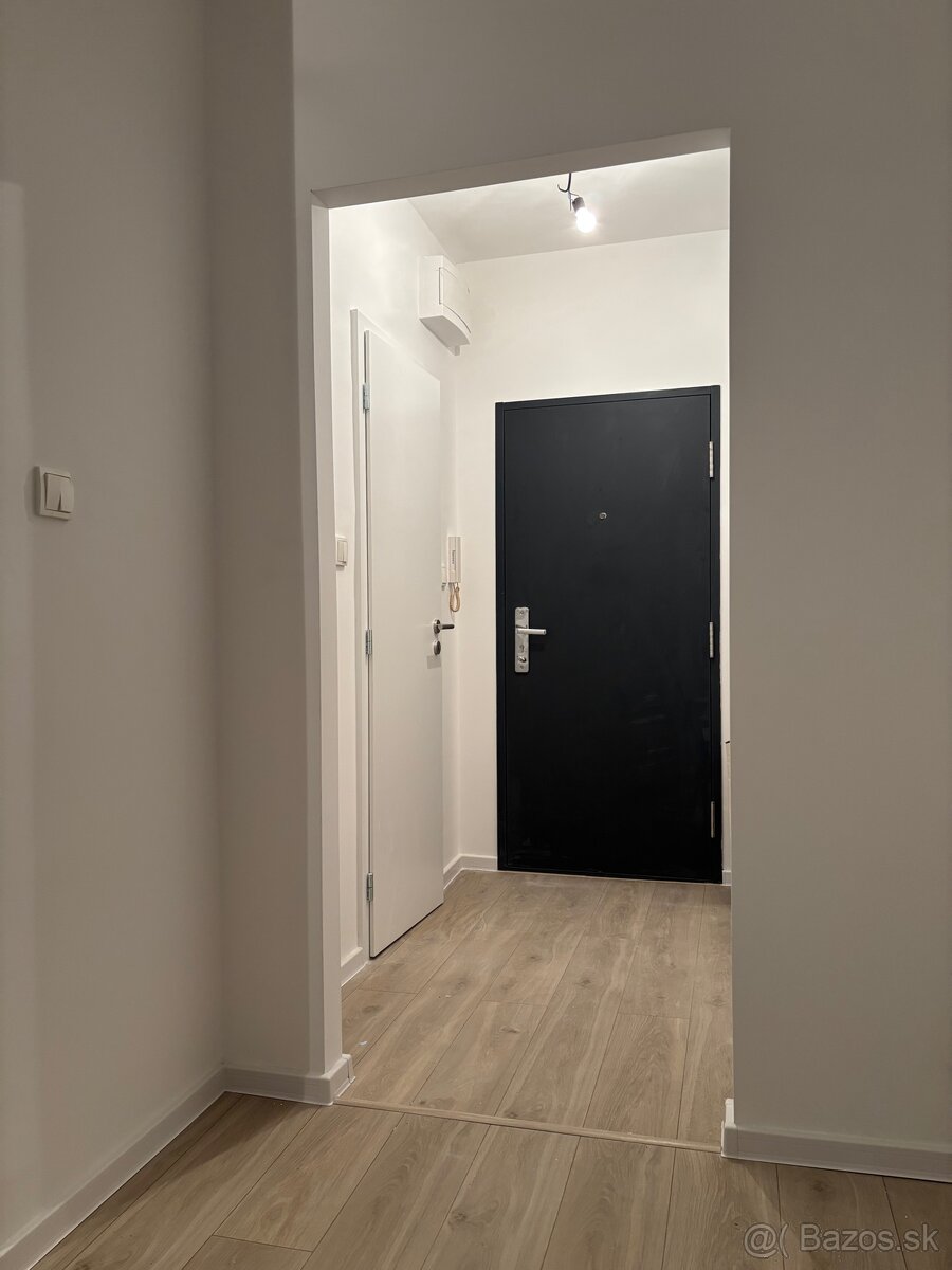 Dvojgarsonka, Znievska, komplet rekonstrukcia - 6