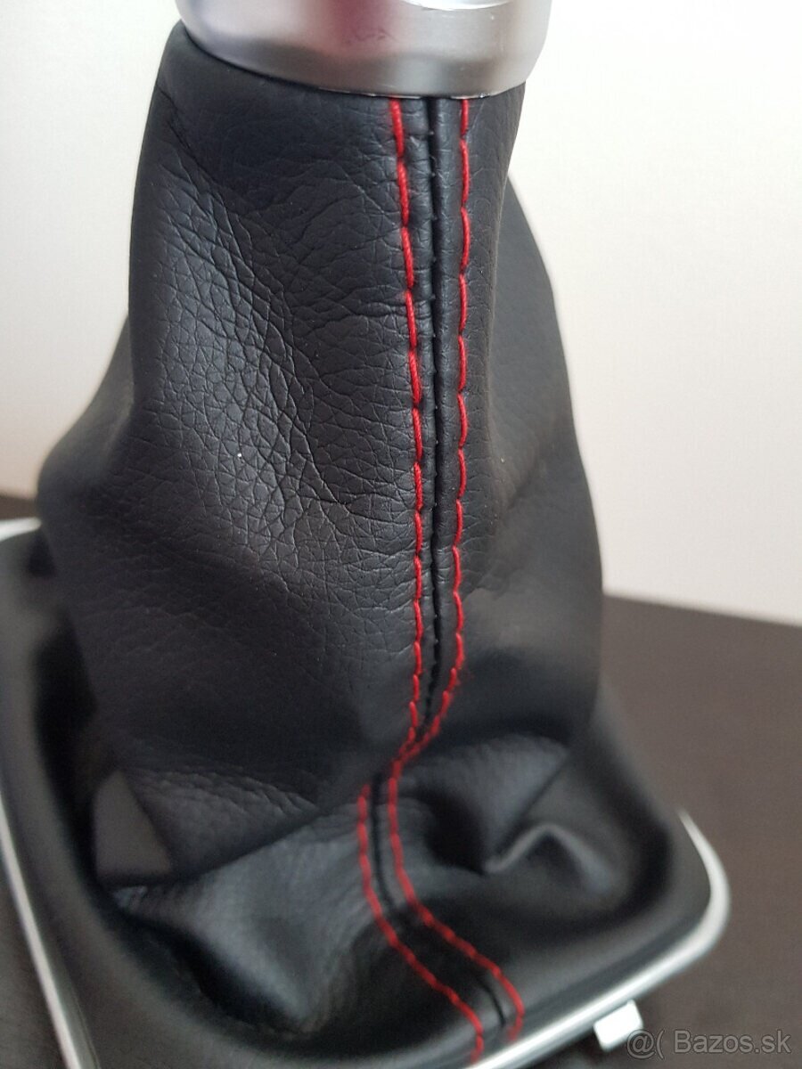 GTI radiaca paka s červeným prešivaním - 6