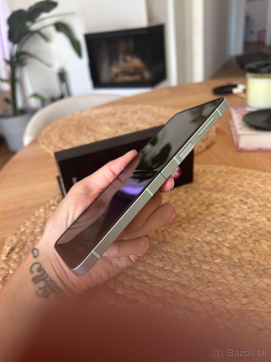 Samsung galaxy z flip 6 - 6