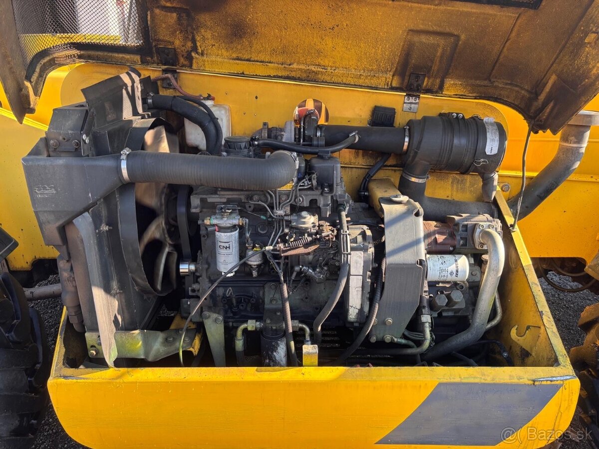 Prodám Teleskopický Nakladač New Holland - 6