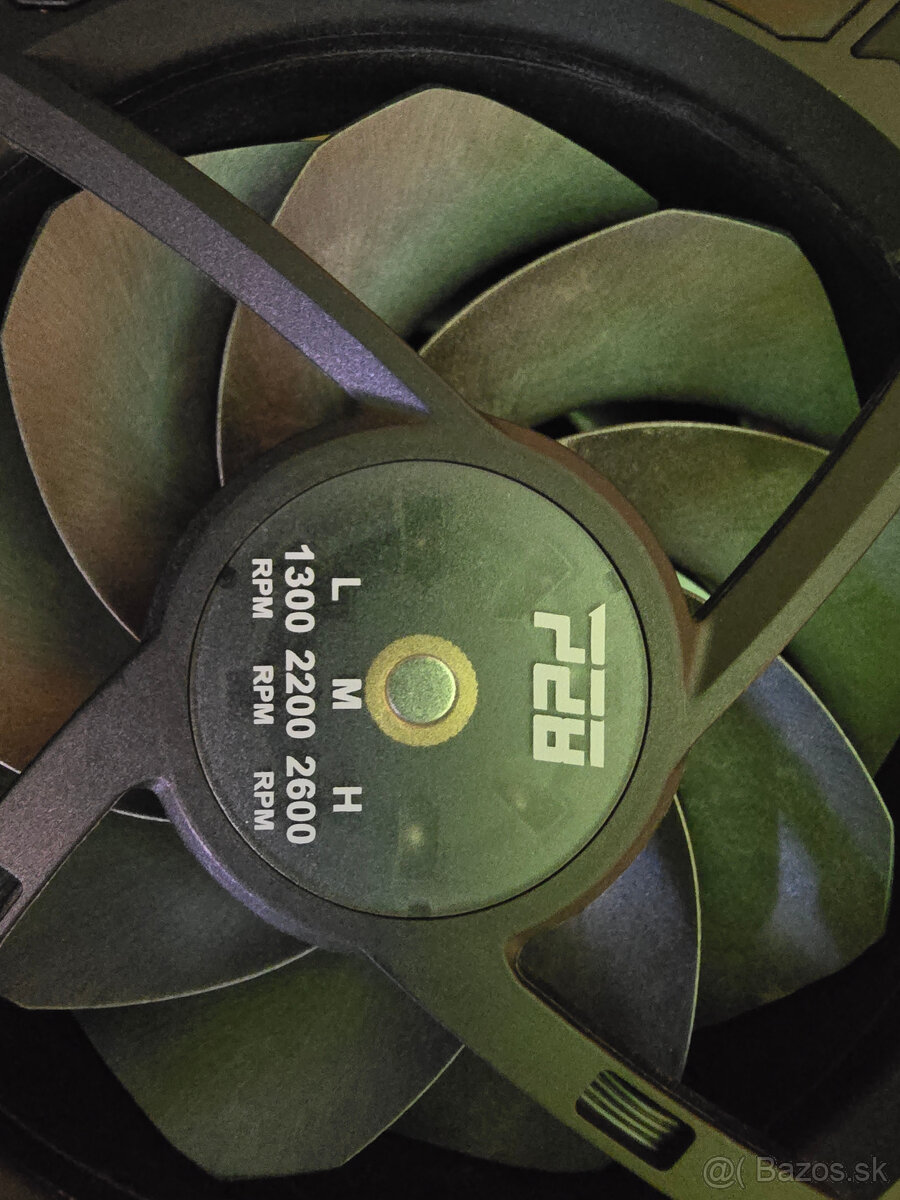 Predam 120mm ventilatory - EKWB a Lian LI - 6