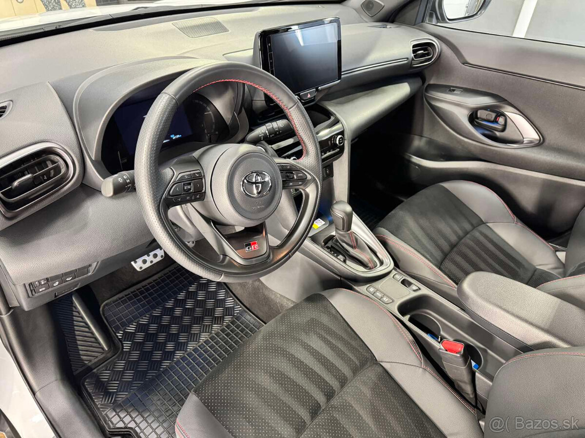 Toyota Yaris Cross GR Sport - 6