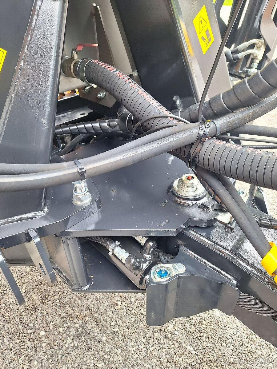 Lesný príves COUNTRY C720/T110D s hydraulickou rukou 7,2 m - 6