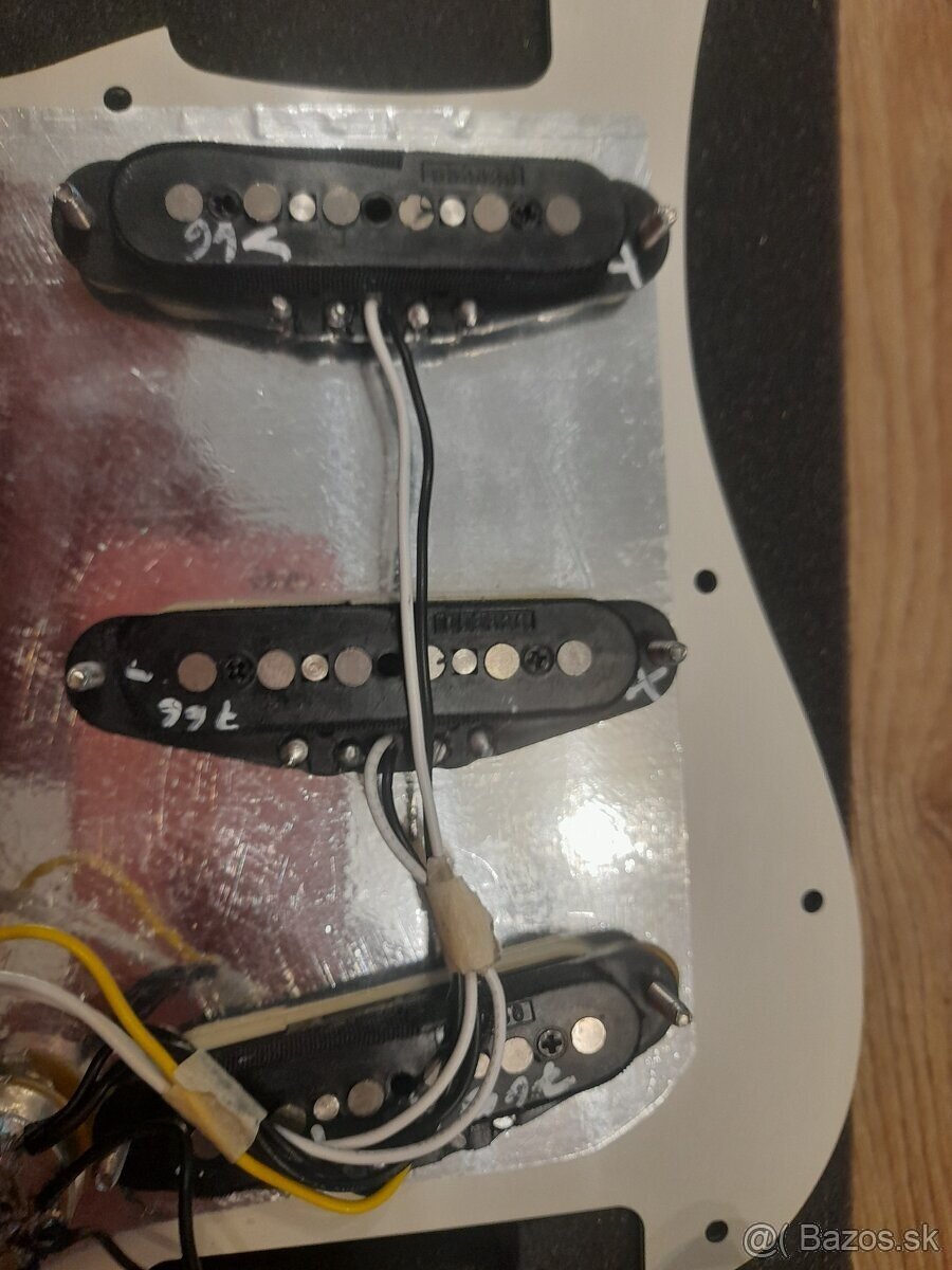 Fender vintage noiseless pickguard - originál set - 6