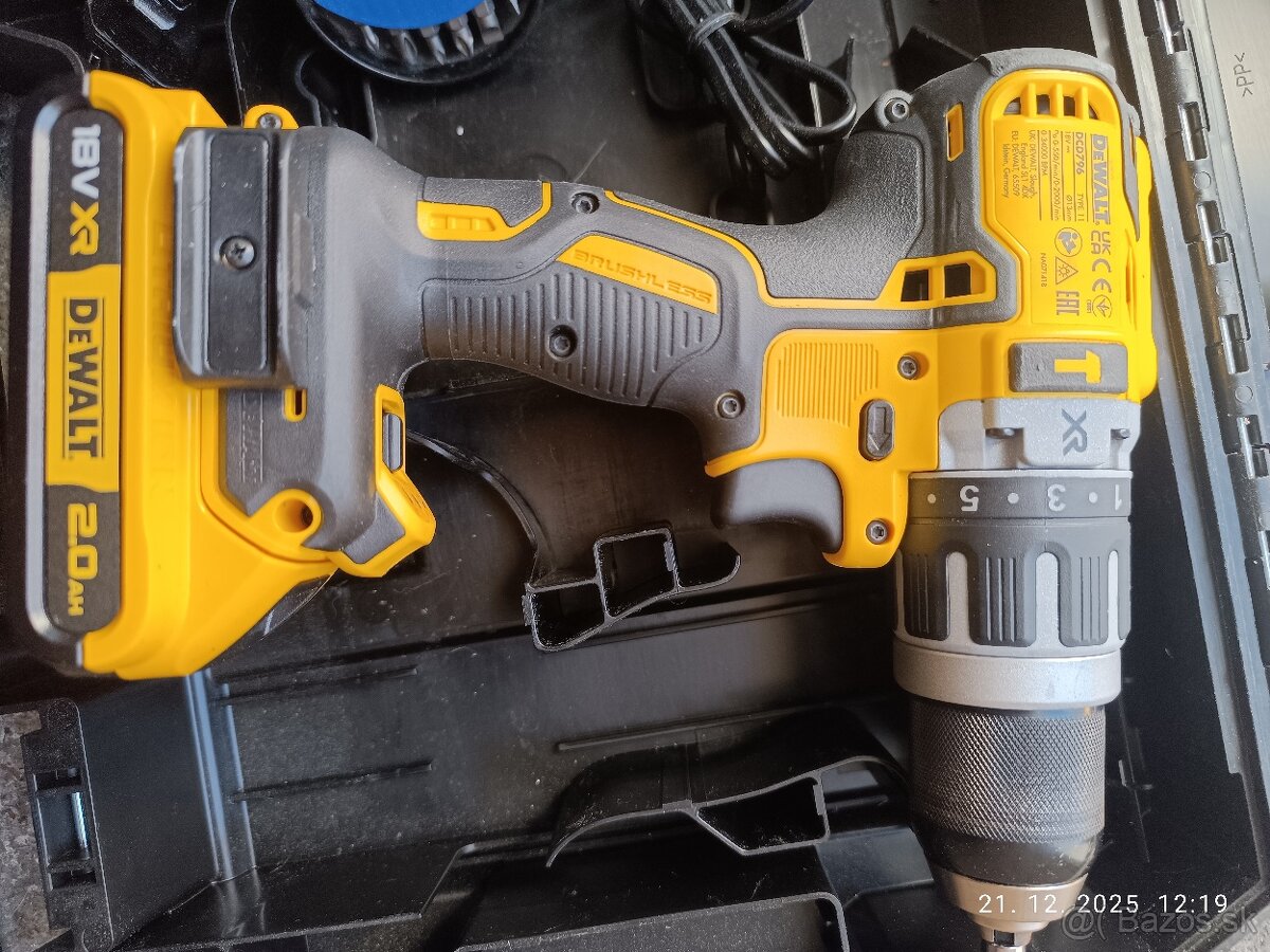 DeWALT DCD796D2 Aku vŕtačka + 2x2ah batérie - 6