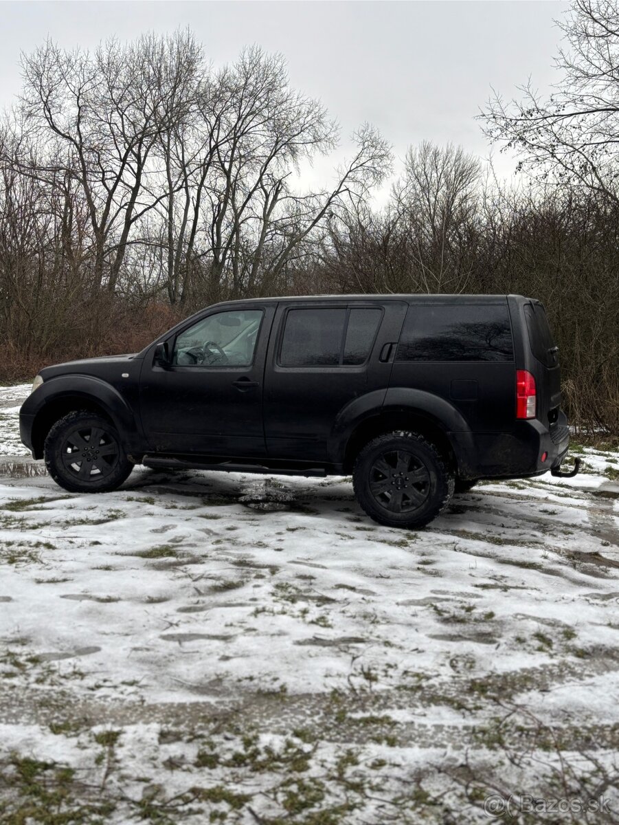 Nissan Pathfinder - 6