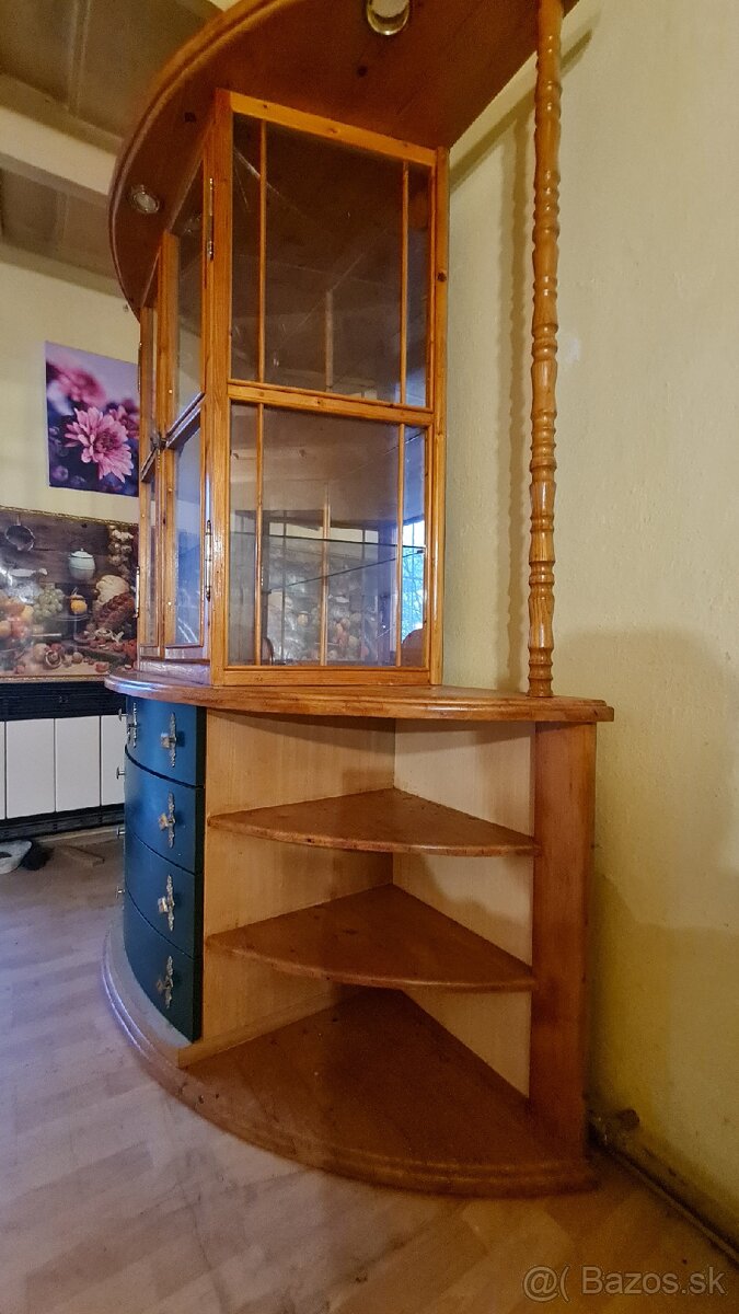 Predám stôl a presklenú vitrínu - 6