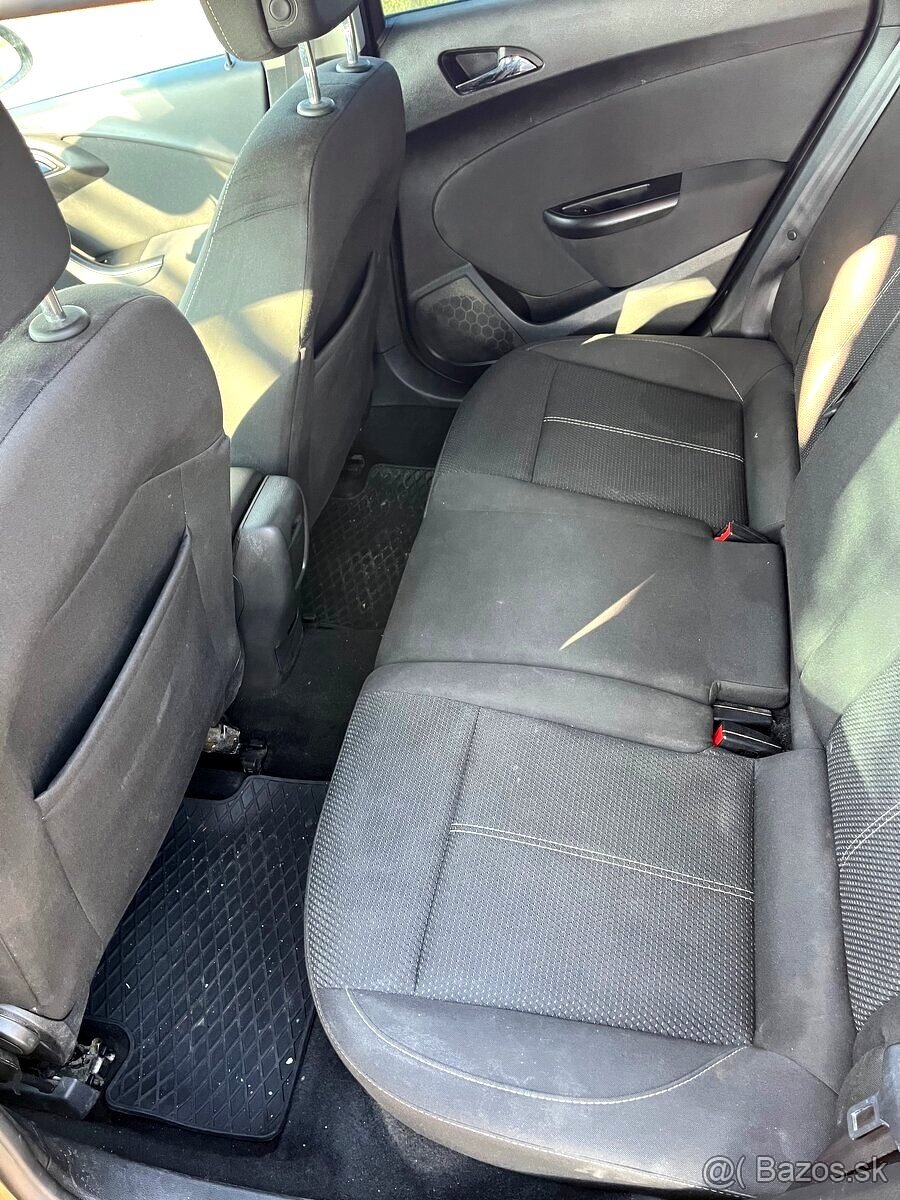 Opel Astra 1.6 kombi, r.v.2015 - 6