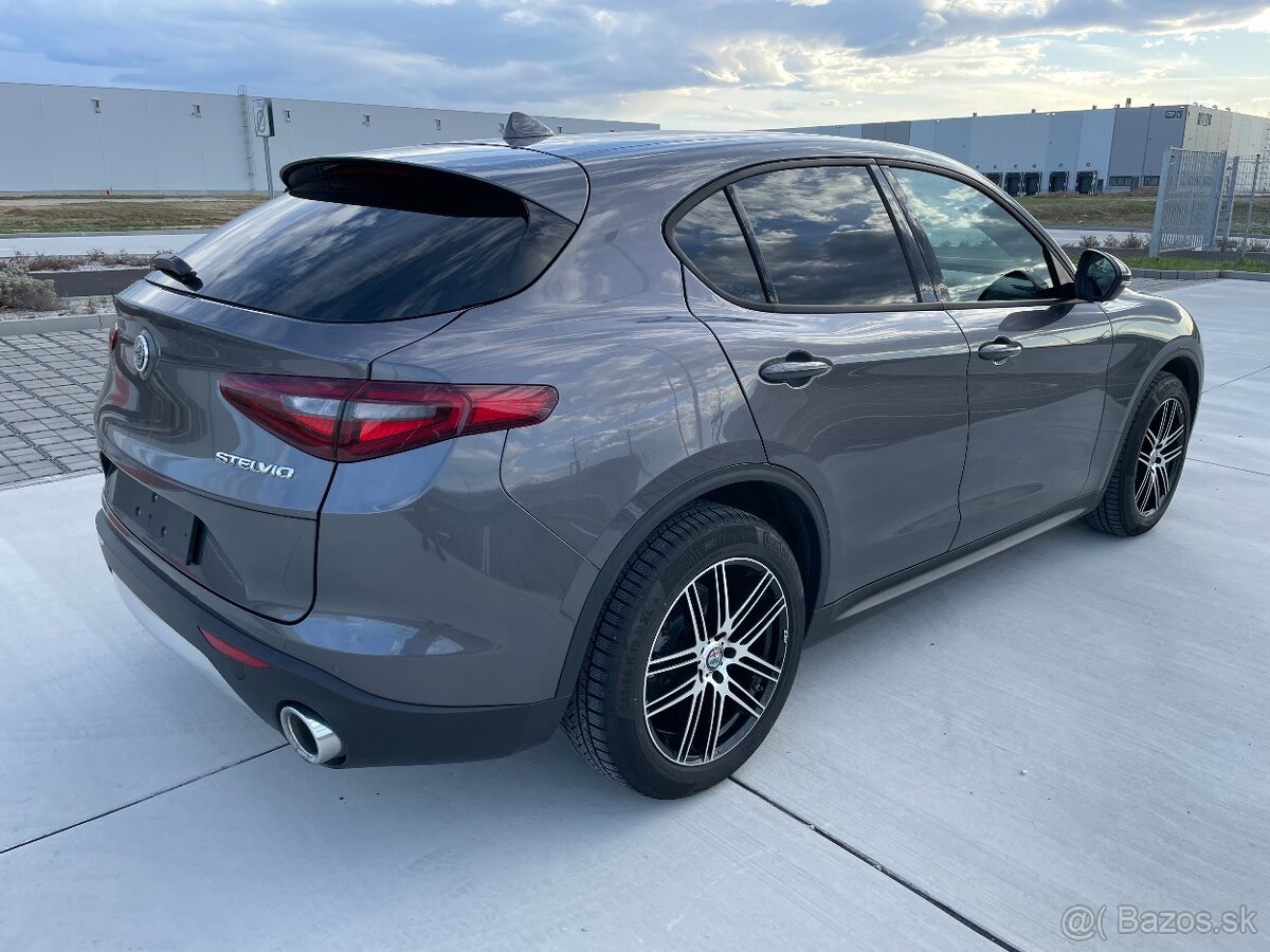 Alfa Romeo Stelvio 2.2 JTD 118kw Automat - 6