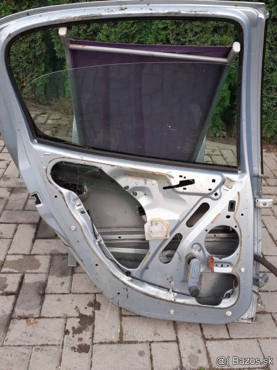 Predam zadne soferove dvere na peugeot 206 - 6