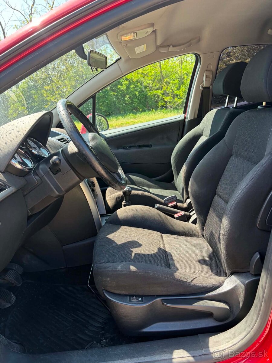 Peugeot 207 1.4i - 6