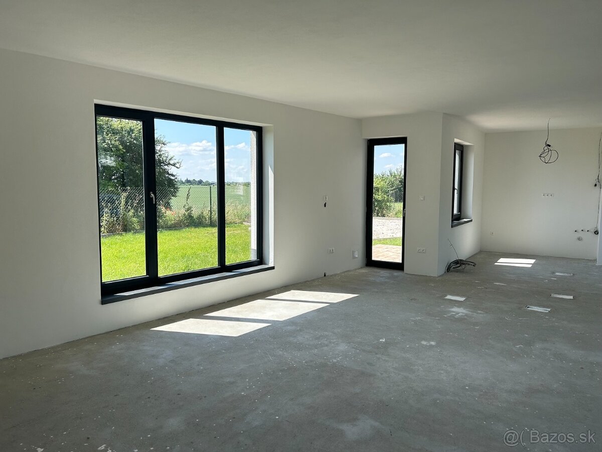 Objekt na bývanie aj podnikanie v Senci - 6