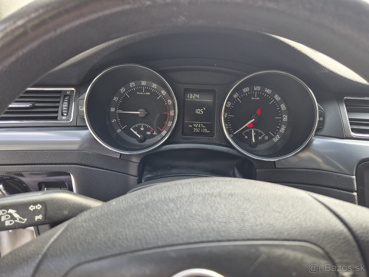 Škoda Superb 2,0 TDi - 6