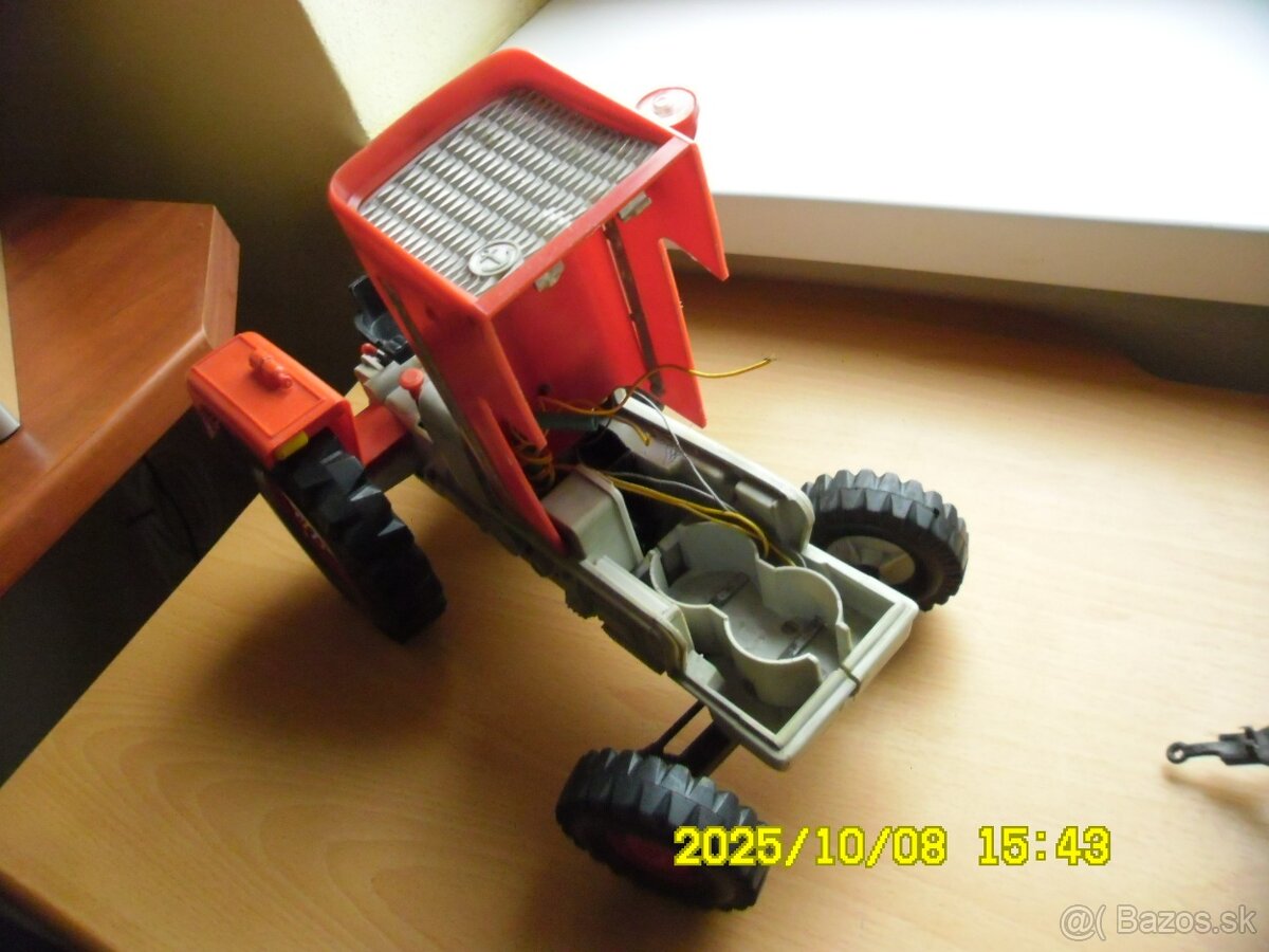 Stare hračky traktor - 6