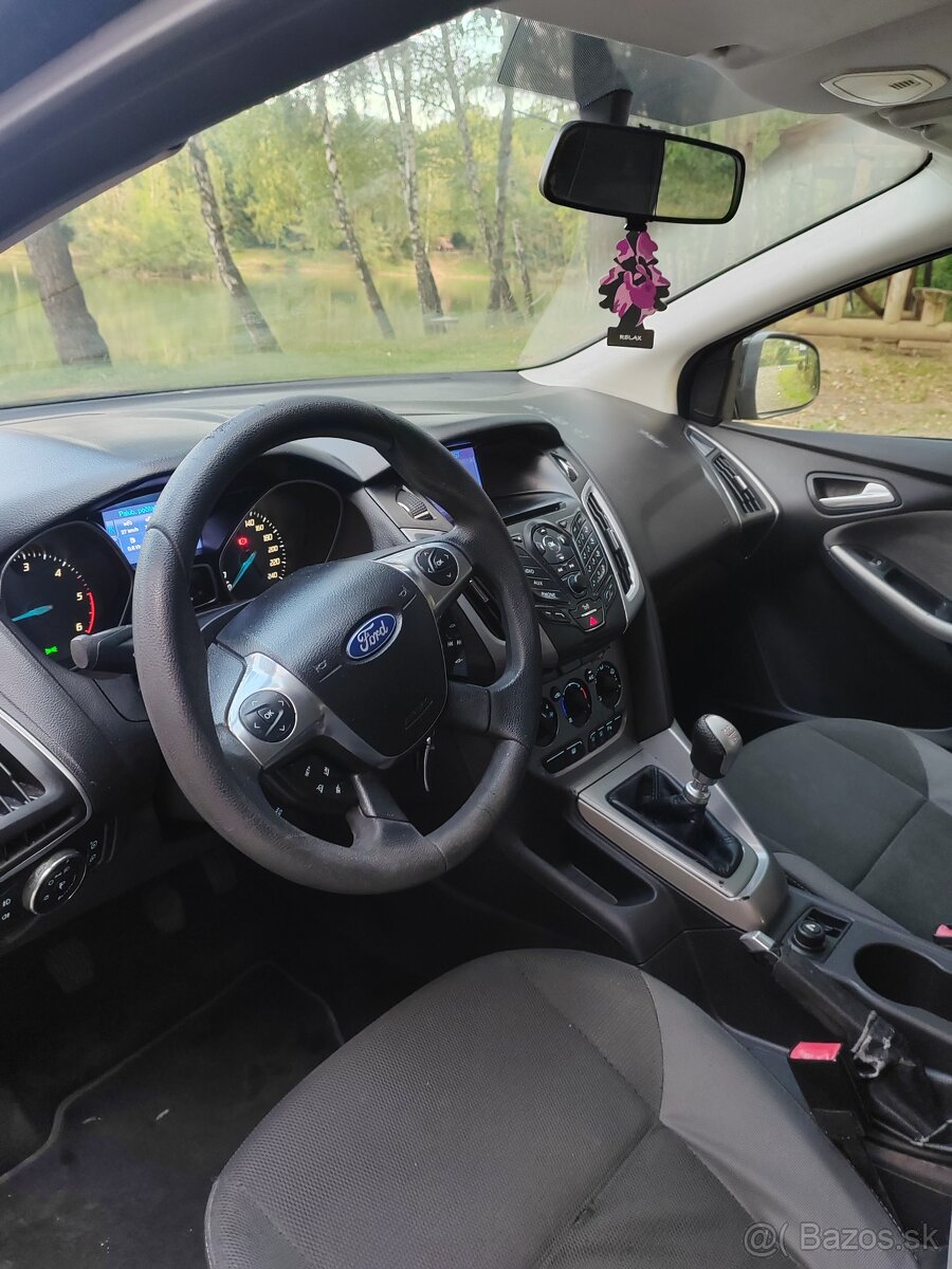 FORD FOCUS - 6