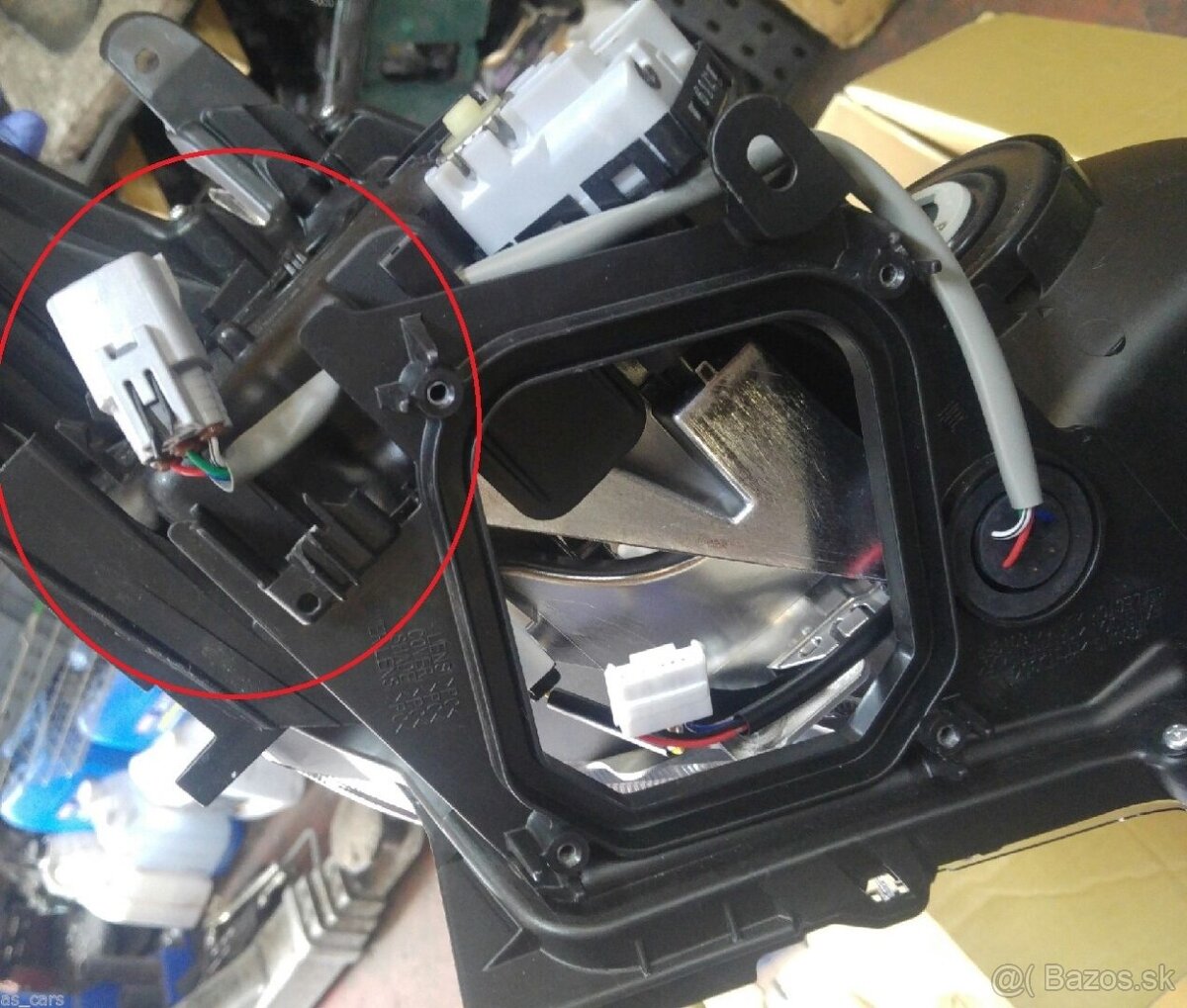 Predám na Toyotu Prius III 2013-2015 Ľavý Predný Bi LED svet - 6