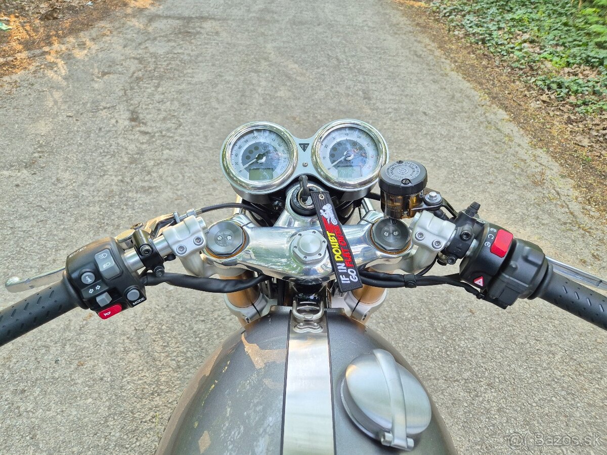Triumph Thruxton R - 6