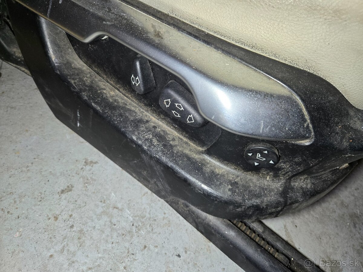 Rozpredám na diely _ Range rover - 6