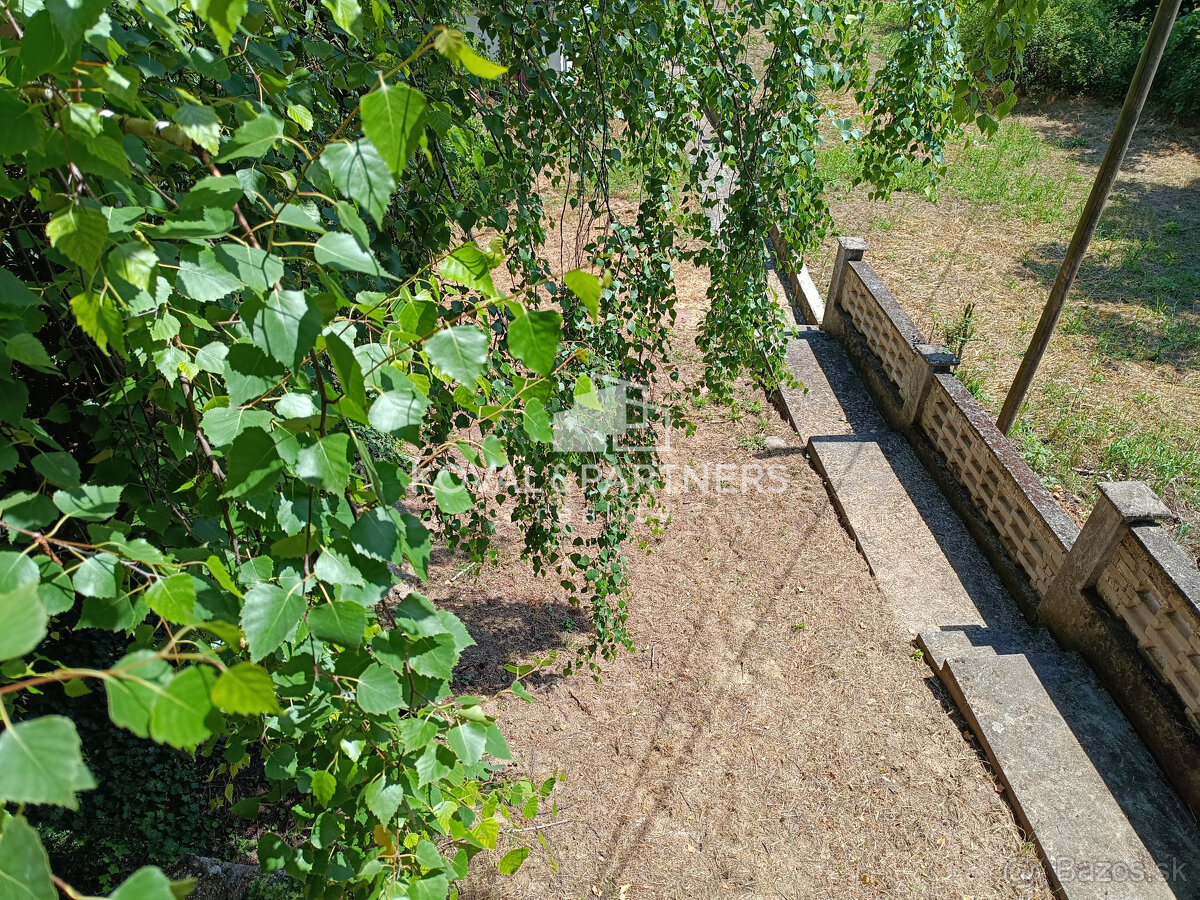 Rodinný dom s veľkým pozemkom - Veľký Kýr - 6